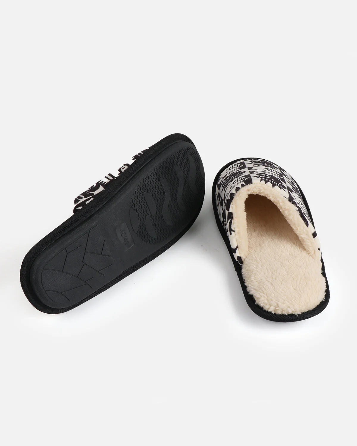 The King Sherpa House Slippers (Black/White) - Image 5